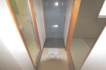 メゾンアズマ【玄関】