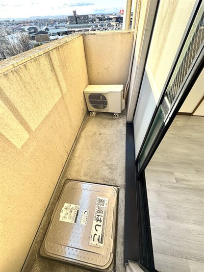 南向きのバルコニーなので、日当たりも景色も良好です