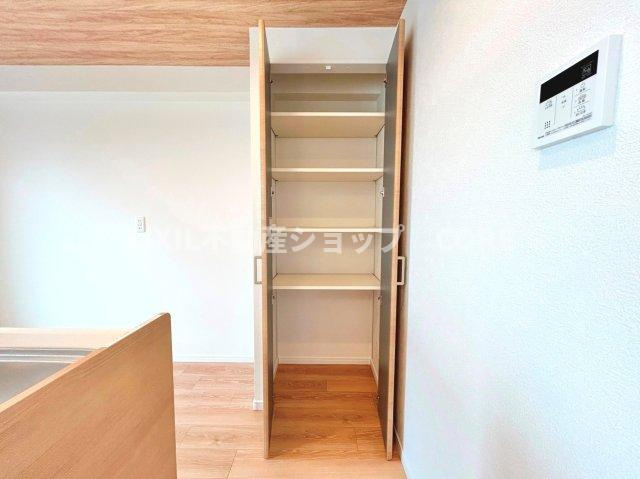 南林間ハイライズ【キッチン】収納も豊富で、キッチン収納に収まらないものを収納出来ます！あったらいいなが標準装備です。