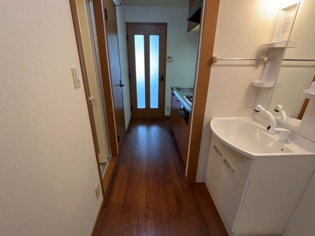 グローリアスＭ・Ａ・Ｋ【内装】廊下