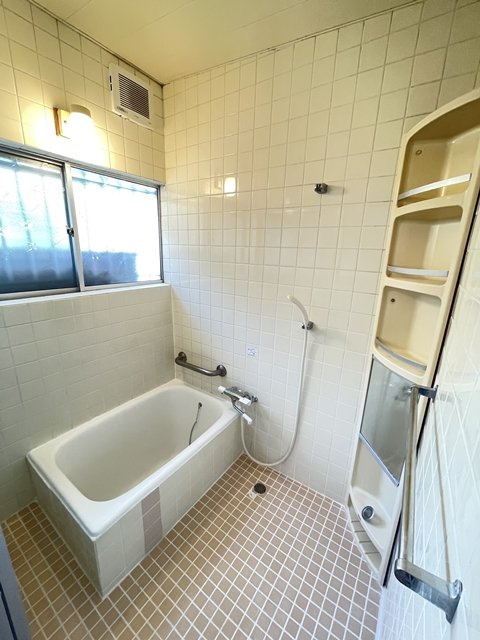 16号滝呂貸家【浴室】浴室