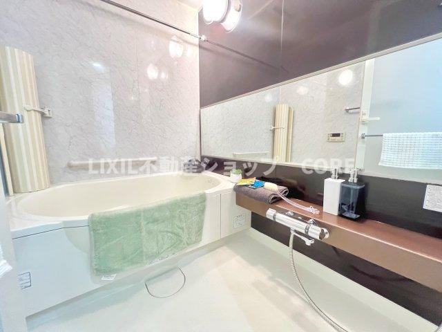 エクセレントスクエア相模大野【浴室】ご家族との憩いの場として、一日の疲れを癒す場として、ゆったりと足を伸ばしてくつろげる浴室。