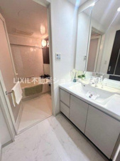 エクセレントスクエア相模大野清潔感のある色で統一されたプライベート空間は、身だしなみチェックや肌のお手入れに最適です。