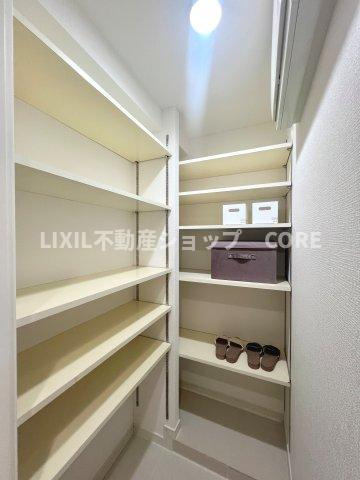 エクセレントスクエア相模大野【玄関】玄関には大きなSICがあり、玄関が散らかることはありません！充実した空間になります。