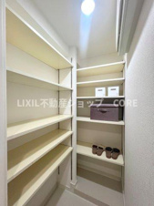 エクセレントスクエア相模大野【玄関】玄関には大きなSICがあり、玄関が散らかることはありません！充実した空間になります。