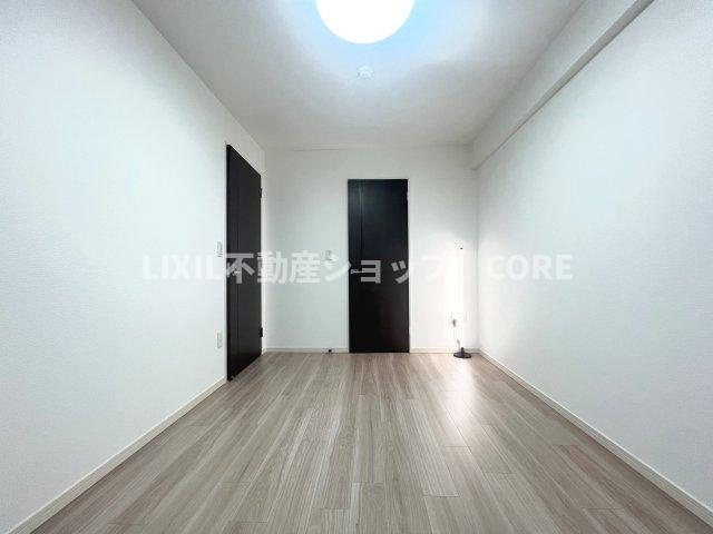 エクセレントスクエア相模大野【洋室】1日の疲れを癒し、心地よく寛げるようゆったりとした広さを確保しています。