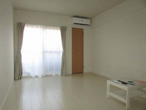 クレイノＫＡＧＵＲＡＭＡＣＨＩⅡ【居間・リビング】