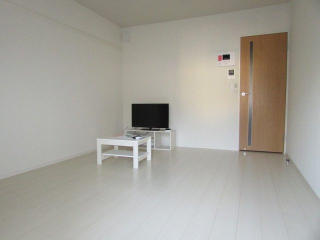 クレイノＫＡＧＵＲＡＭＡＣＨＩⅡ【居間・リビング】