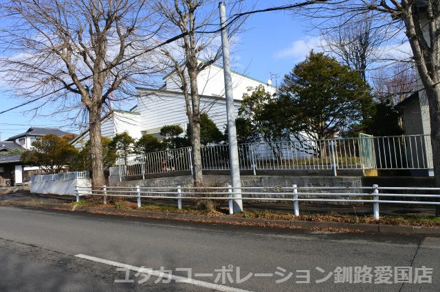 緑ケ岡4丁目32-327，329売家【居間・リビング】日当たりの良い広々としたリビング、ご家族の集合場所ですね♪