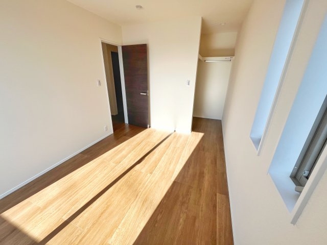 リーブルガーデン鹿児島市西伊敷１号棟【収納】2階　6帖　洋室　収納