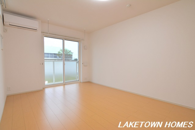 グレイスＩ【居間・リビング】９．８帖の洋室です。