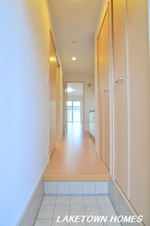 グレイスＩ【玄関】玄関ホールから廊下の様子です。