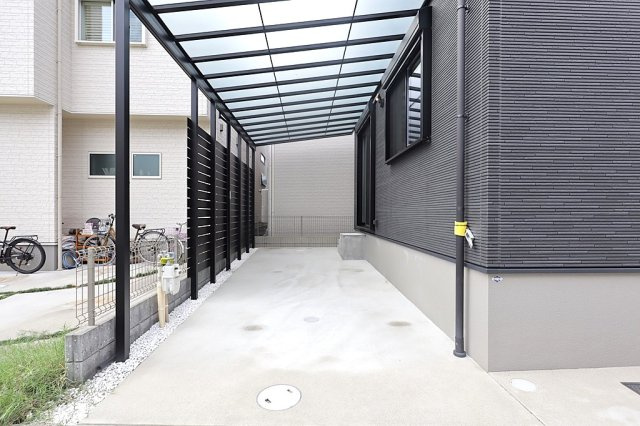 グラッド・エージェント長尾元町【駐車場】カースペースがあります