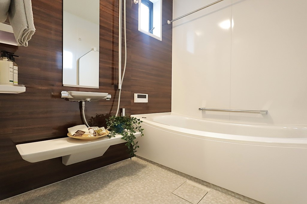 グラッド・エージェント長尾元町【浴室】日々の疲れを癒すお風呂付です