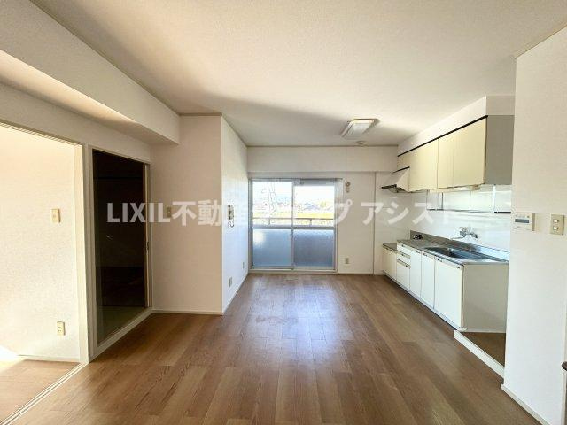 ジョイフルカーサ【居間・リビング】