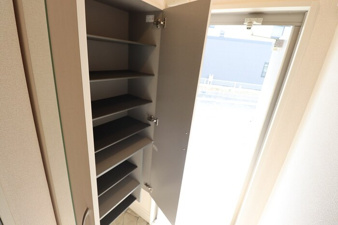 クラリス ティアラ【玄関】トールタイプの姿見付シューズボックス