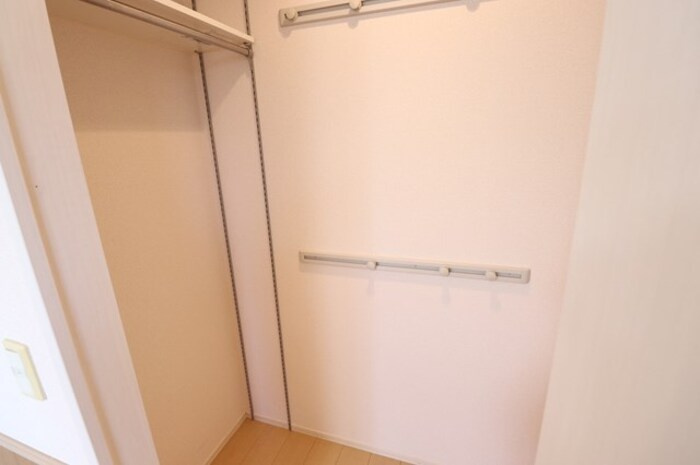 ハピネス Ｃ【収納】ワンステップクローゼット