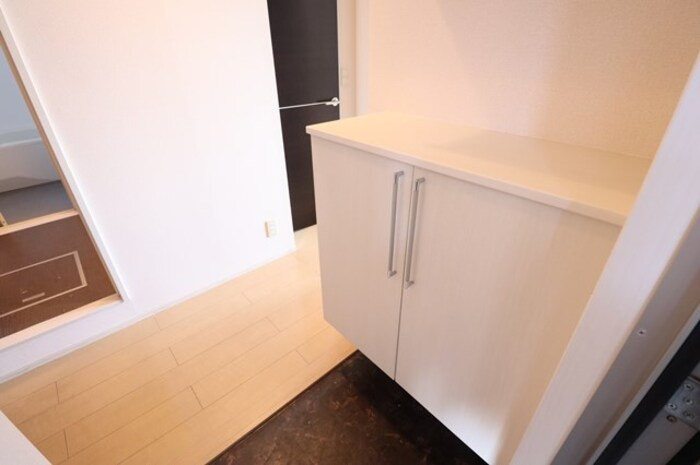 ハピネス Ｃ【玄関】シューズボックス