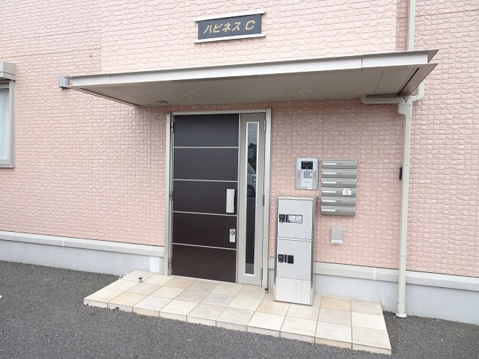 ハピネス Ｃ【エントランス】エントランス