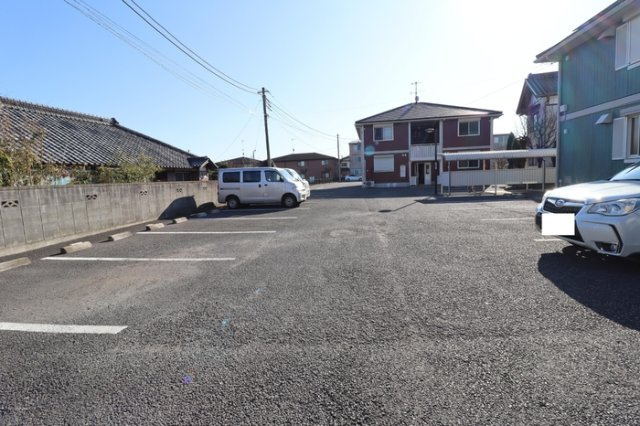 ハピネス Ａ・Ｂ【駐車場】駐車場