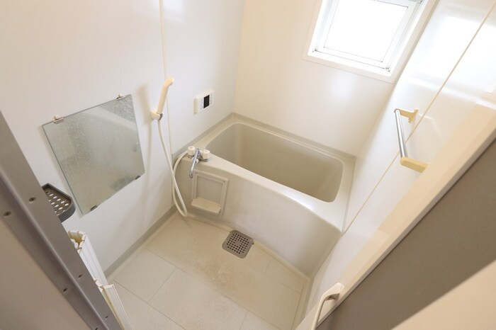 ハピネス Ａ・Ｂ【浴室】追い焚き給湯式浴室（小窓付）