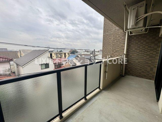 藤和シティホームズ大和パークサイドビュー【バルコニー】開放感いっぱいの眺望と共に光と風を享受するバルコニー。景観を眺めることができます。
