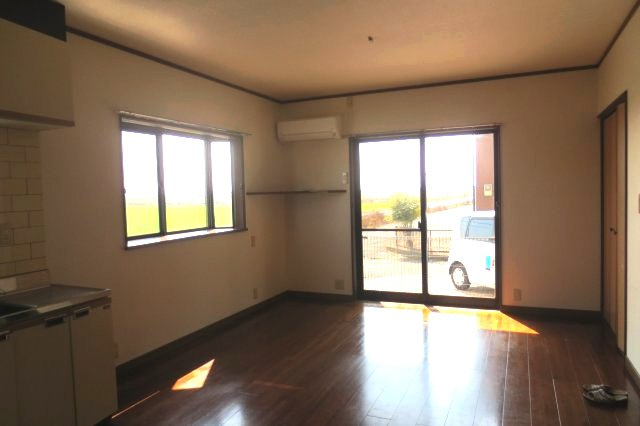 佐賀市西与賀町大字高太郎のアパート【居間・リビング】