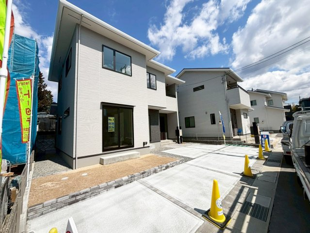 天井の高さまである大型のシューズボックスで家族の靴が増えても安心