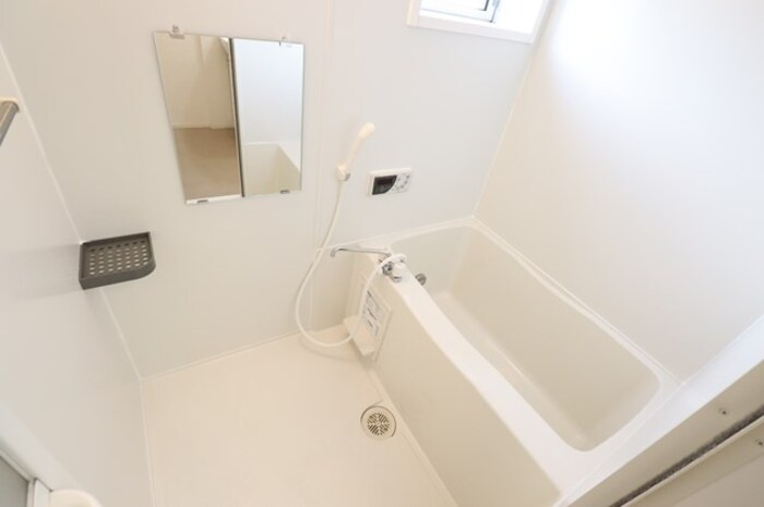 ベル テール A【浴室】追い焚き給湯式浴室（小窓付）