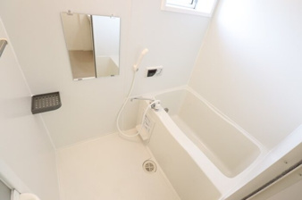 ベル テール A【浴室】追い焚き給湯式浴室（小窓付）