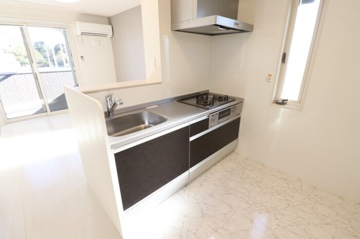 代官山シティヒルズ B【キッチン】対面システムキッチン（ガスコンロ付）