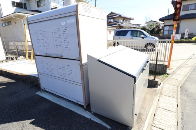 メゾングレース Ｄ・Ｅゴミストッカー