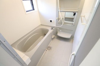 メゾングレース Ｄ・Ｅ【浴室】追い焚き給湯式浴室（小窓付）