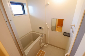 グランドゥール【浴室】追い焚き給湯式浴室（小窓付）