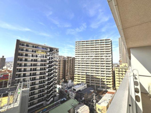 日神パレステージ小田急相模原フロント【展望】気持ちのいい空が見渡せる広いバルコニー。通風・採光にも優れ、心地よい光と風があふれています。