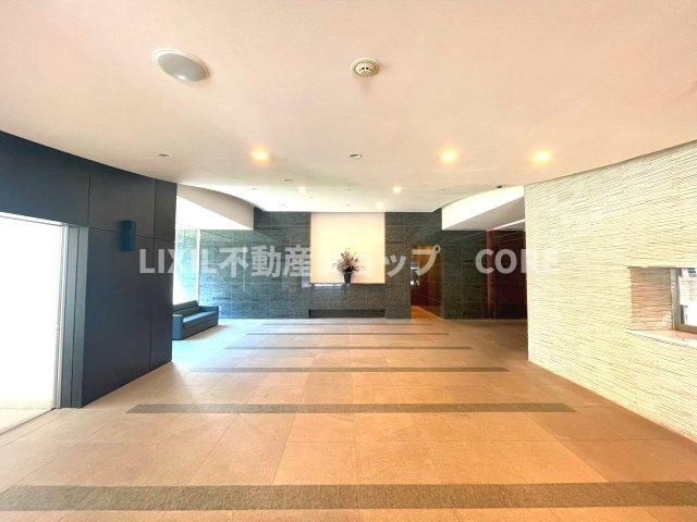 日神パレステージ小田急相模原フロント【ロビー】ロビーは、毎日の行き帰りで使う大事な空間です。明るい開放的な空間を演出しております。