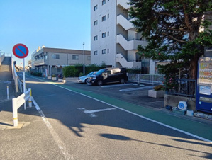 北千住ビューハイツ【駐車場】使いやすい平置き駐車場です。