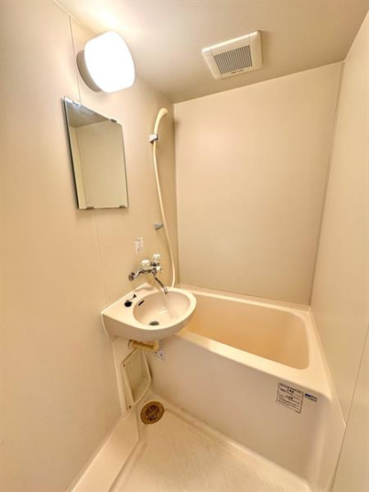 風呂トイレ別です