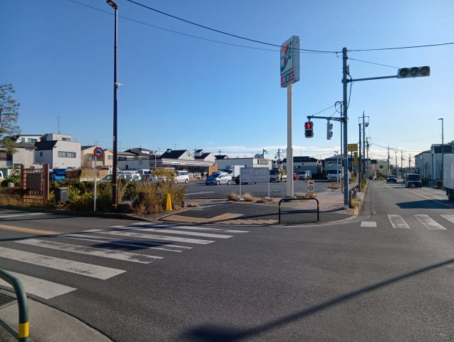 新里コーポ【周辺】【セブン-イレブン 足立東伊興１丁目店】300m　徒歩４分