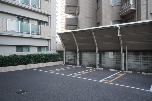 コスモ川口並木元町エグゼ【駐車場】