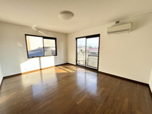 汐屋町売家【洋室】採光窓と収納付き。快適なプライベート空間です！！