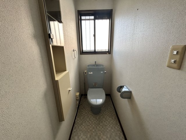 汐屋町売家【トイレ】2階にも設置。慌ただしい朝も快適なトイレ！