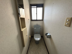 汐屋町売家【トイレ】2階にも設置。慌ただしい朝も快適なトイレ！