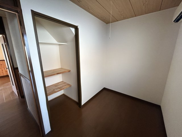 汐屋町売家【その他】キッチン横のサービスヤード。家事動線がスムーズに！！