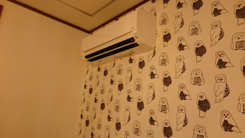 小学校にエアコンの画像