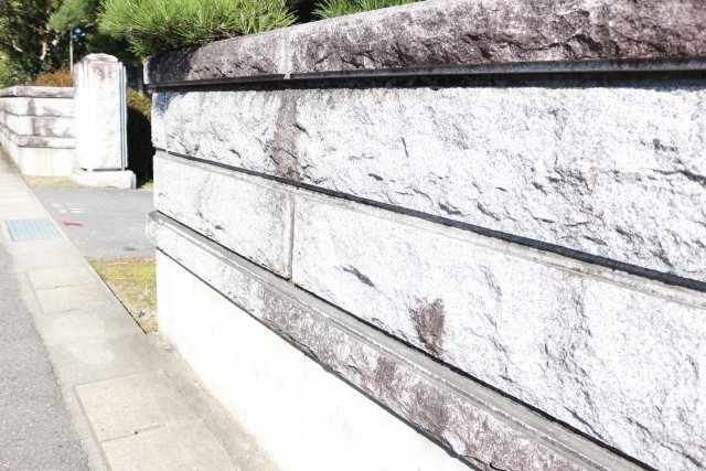 避難路のブロック塀、耐震診断を義務化へ。の画像