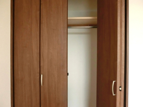 一人暮らしのクローゼットをすっきり見せる収納方法 大田区蒲田の大栄リアルエステート