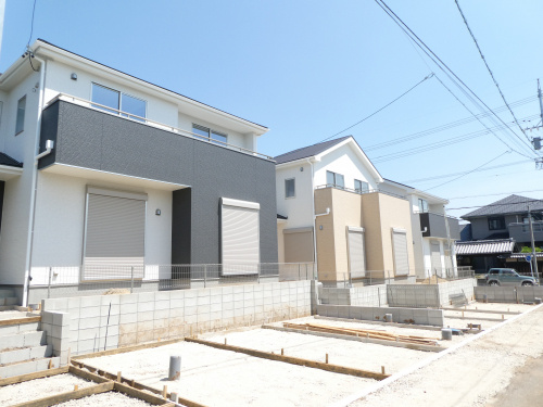 碧南市湖西町Ⅱ新築分譲住宅～外構中～の画像