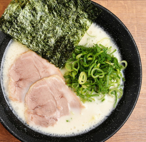 目の前においしいラーメン屋さん発見です（＾－＾）の画像