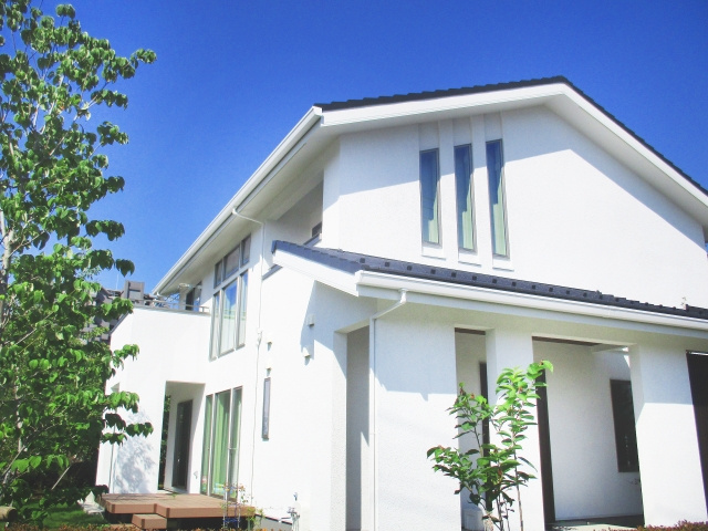一戸建てで庭づくりをするポイントは？建てる際の注意点もご紹介！の画像